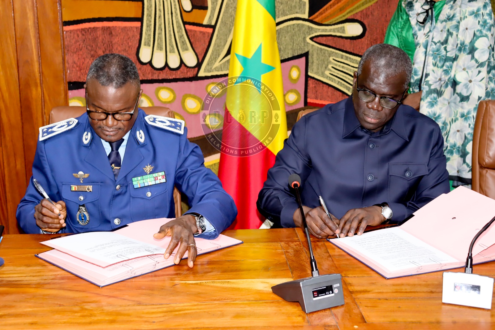 Cérémonie de signature de la convention de partenariat entre la Gendarmerie nationale et l’Université Cheikh Anta Diop de Dakar (UCAD) - Image 6